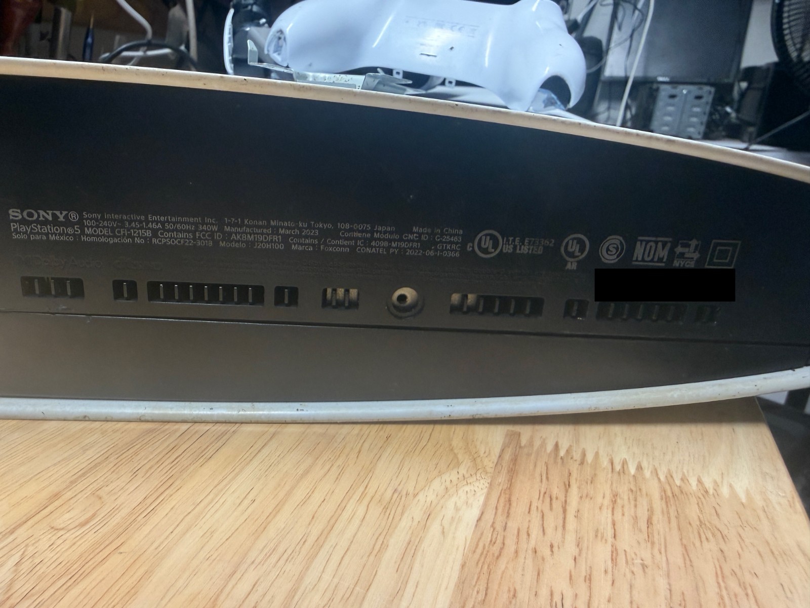 !!FOR PARTS ONLY!! White PS5 Digital, Non-Functional, Heavy Damage