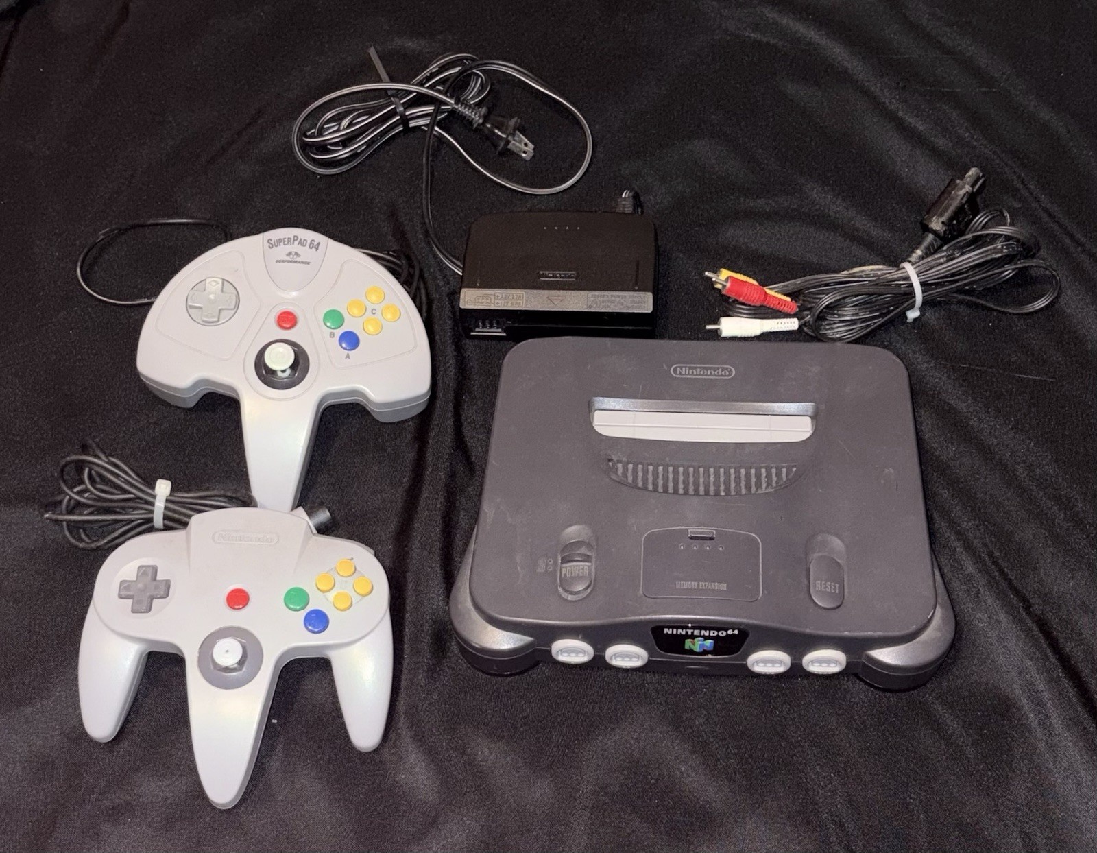 Nintendo 64 Gray Home Console Bundle w/ 2 Controllers, AV Cable & Power Supply