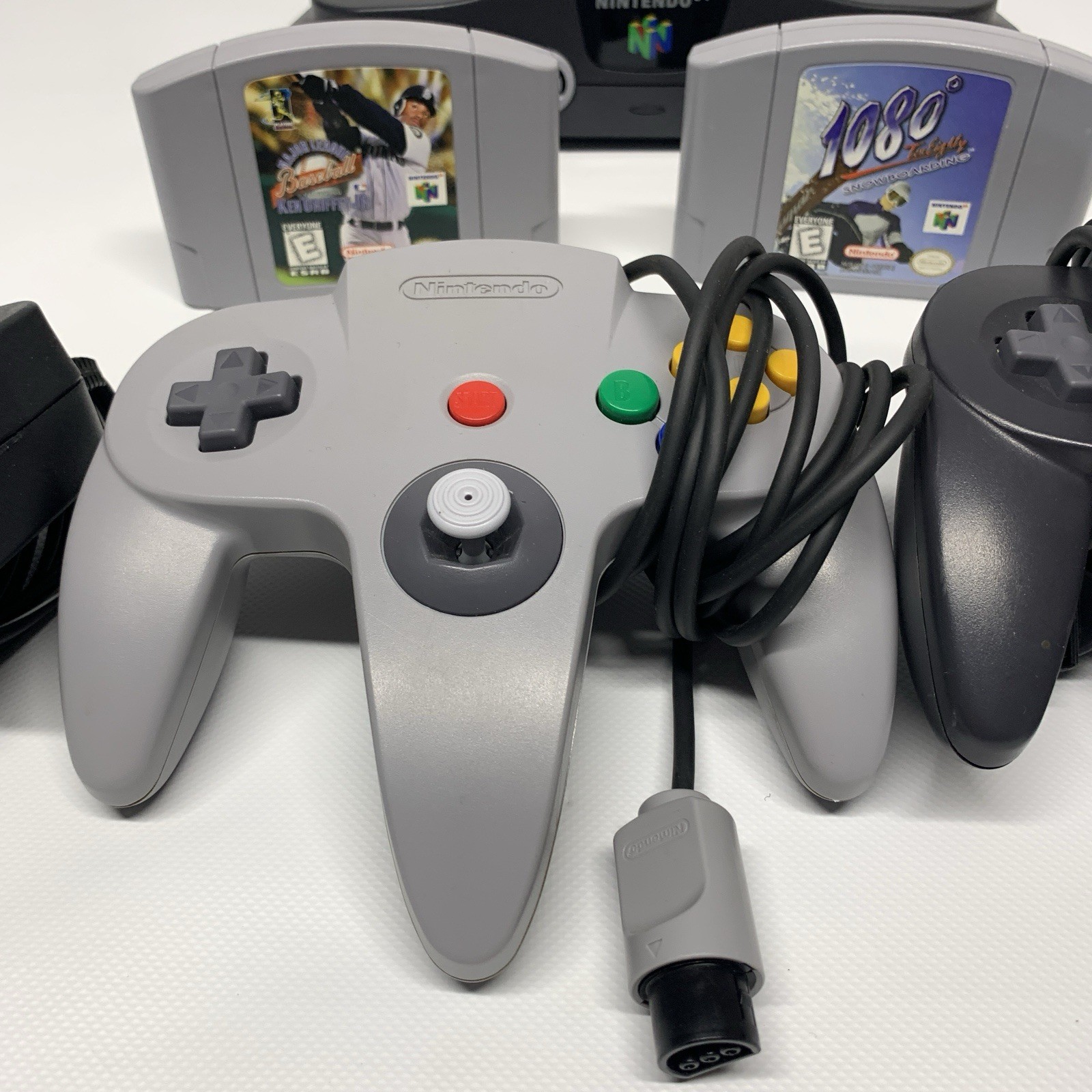 Nintendo 64 N64 Console Bundle NUS-001 (USA) 2 Controllers, 2 Games, NO AV Cord