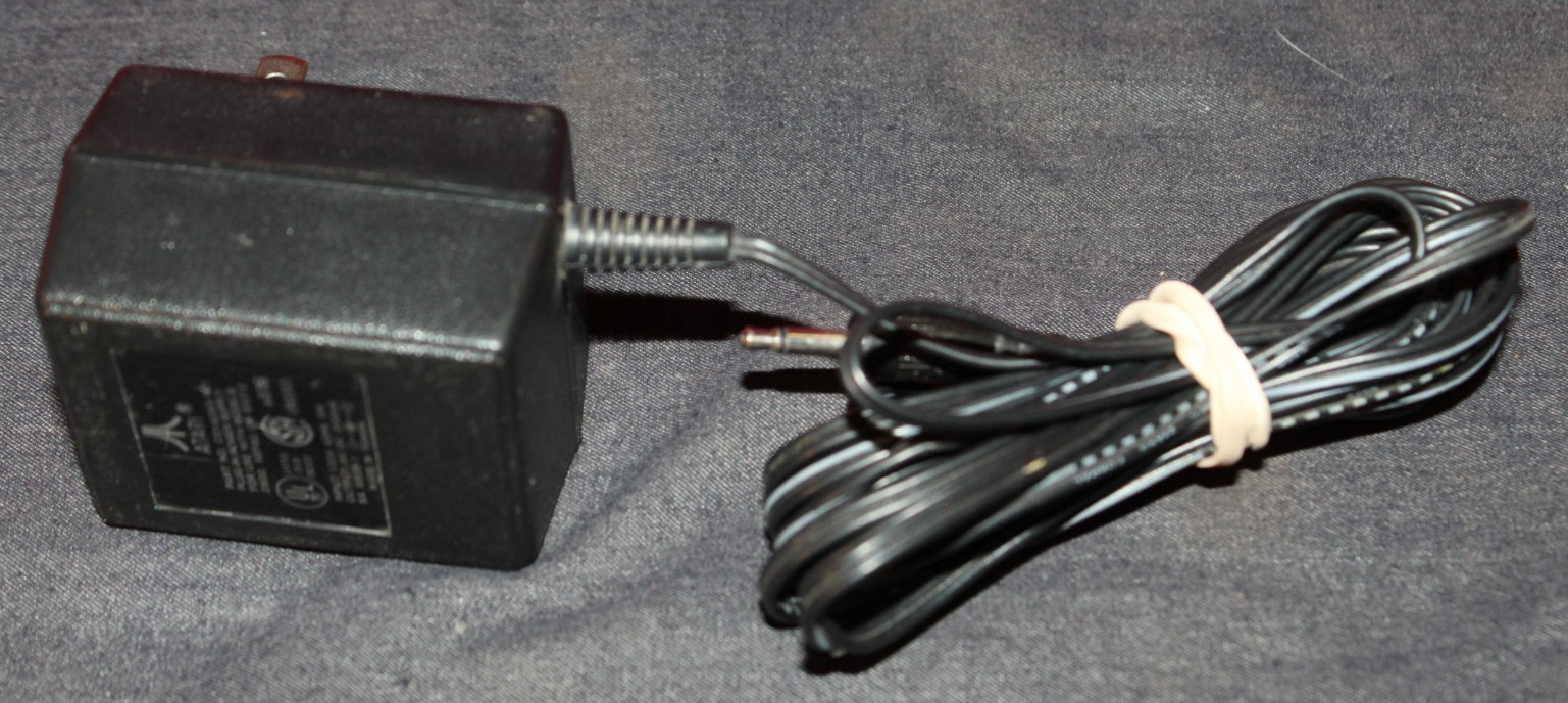 Vintage Atari 2600 Jr. Junior W. Controller and Power Cable, Needs RF AO4077709