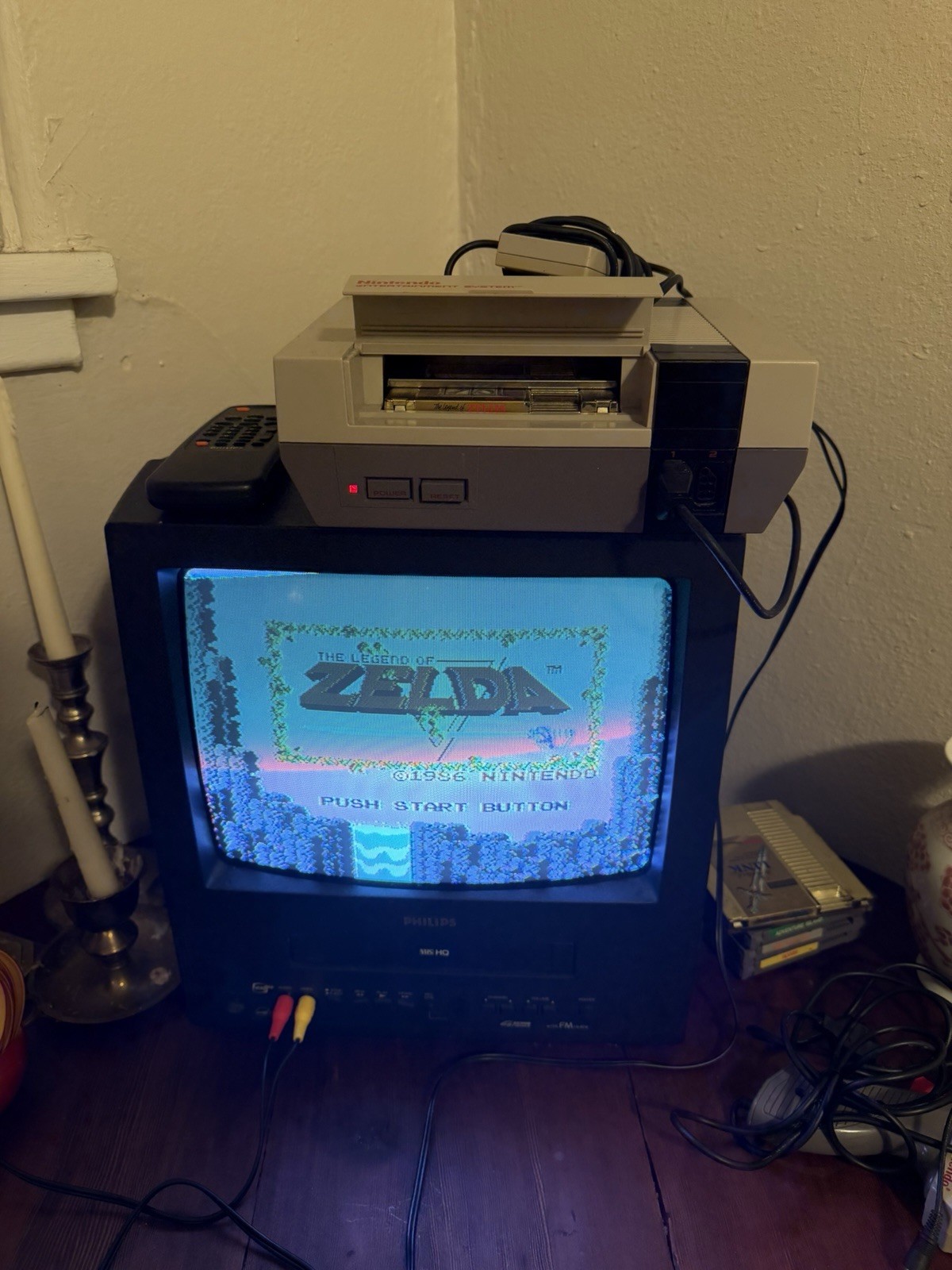Nintendo Entertainment System Home Console with games and zapper TESTED nes