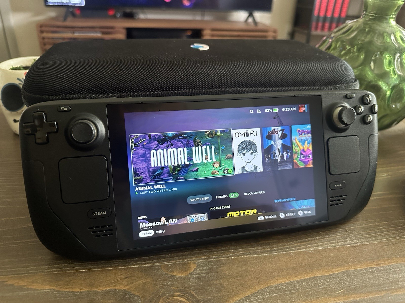 Valve Steam Deck Handheld System Black w/ Carrying Case Wi-Fi USB-C