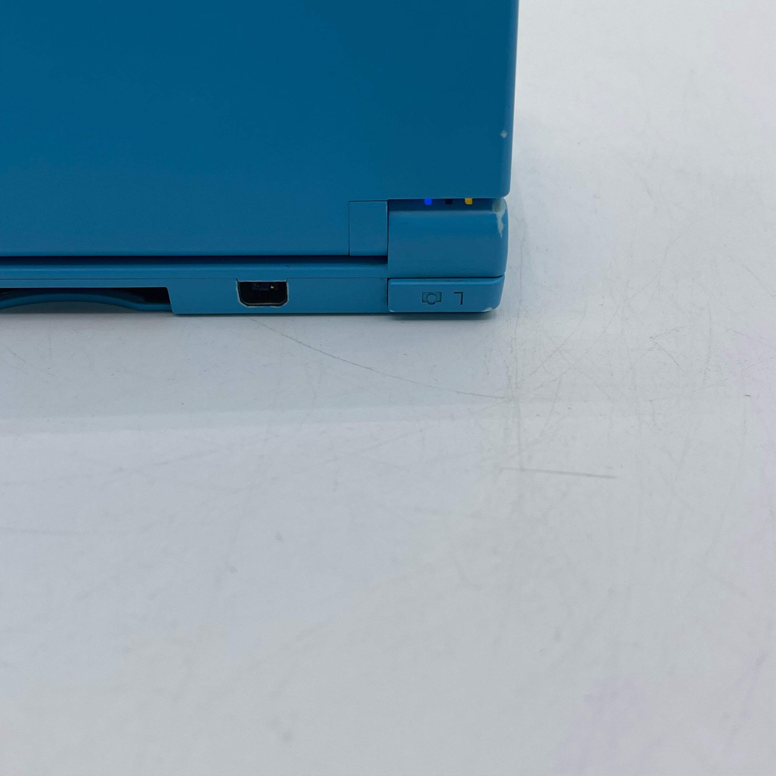 Nintendo DSi Handheld Game Console TWL-001 Aqua Blue
