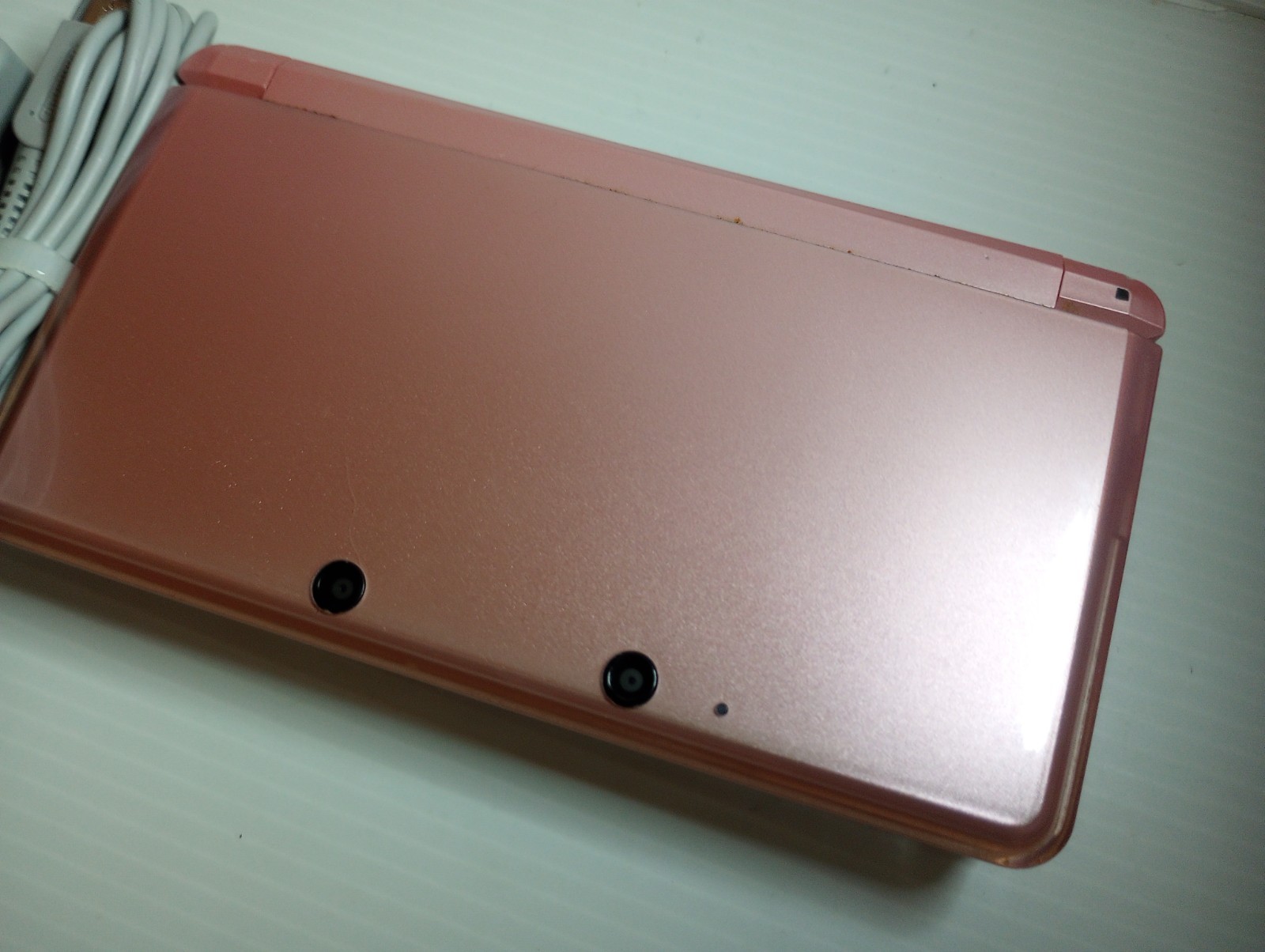 Nintendo 3DS CTR-001 Pearl Pink with OEM Charger Good Shape Some Screen Scratch