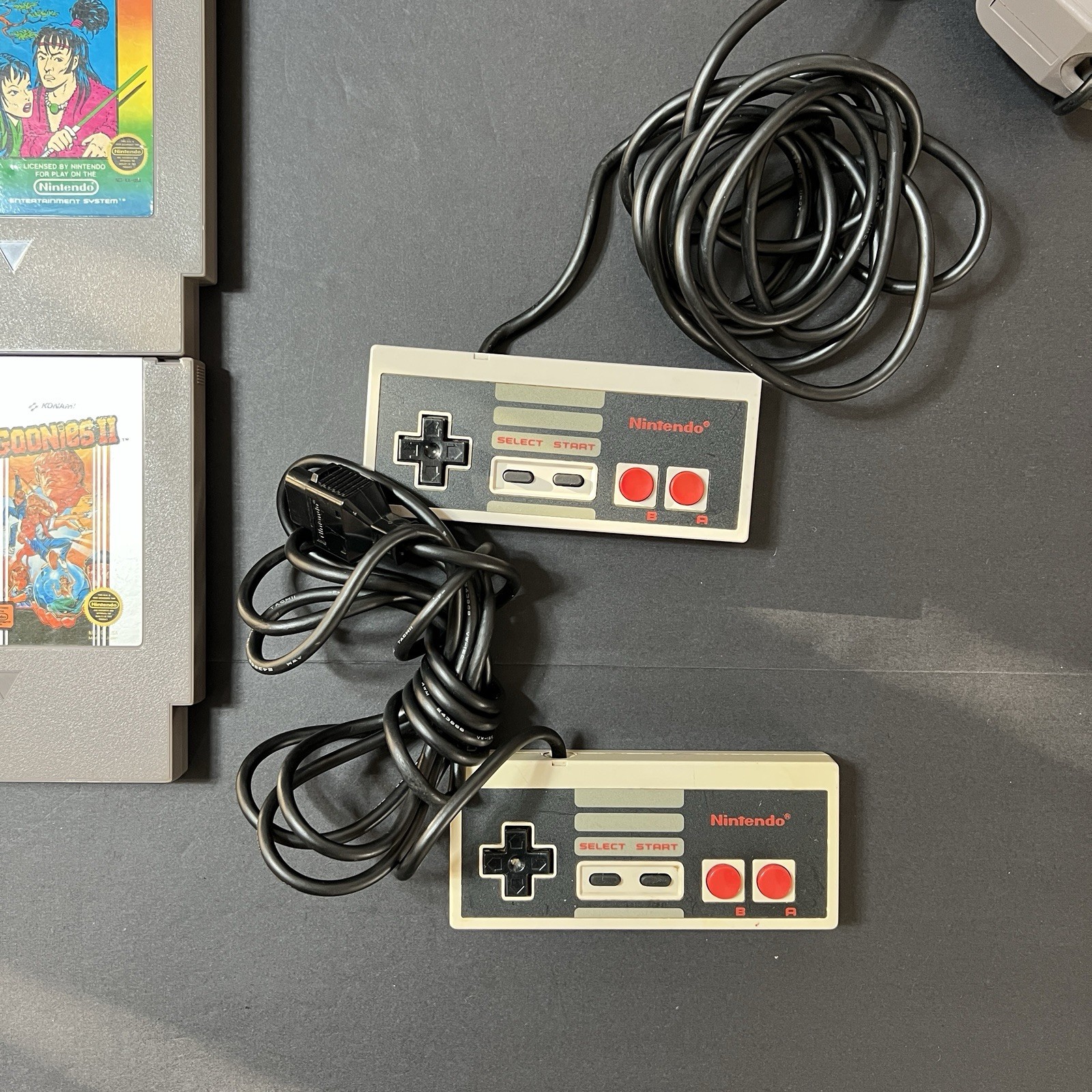 Nintendo Original NES-001 Entertainment System NES Console Bundle Games PunchOut