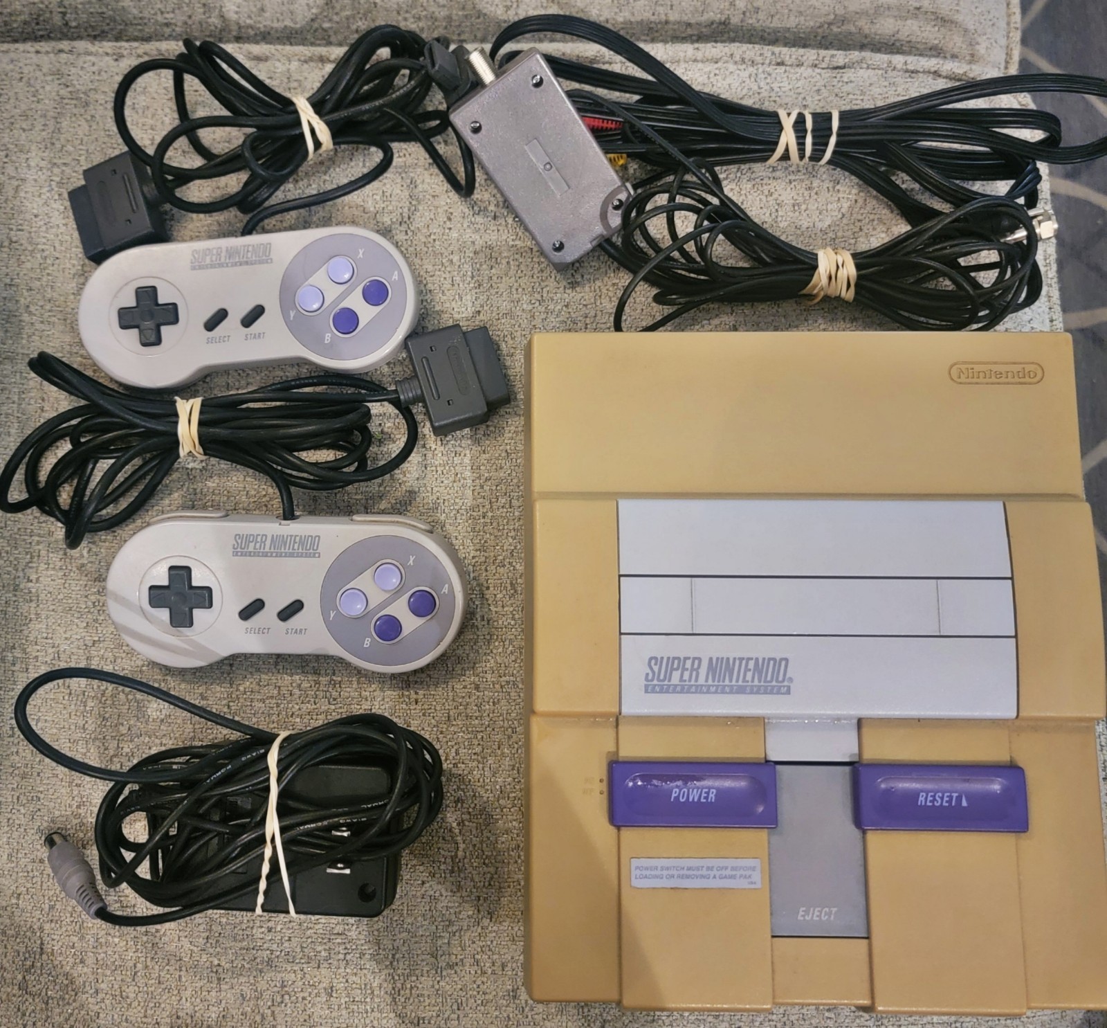 Vintage Super Nintendo SNES Console Bundle, 2 Ctrlrs, 6 GAMES **TESTED WORKS**