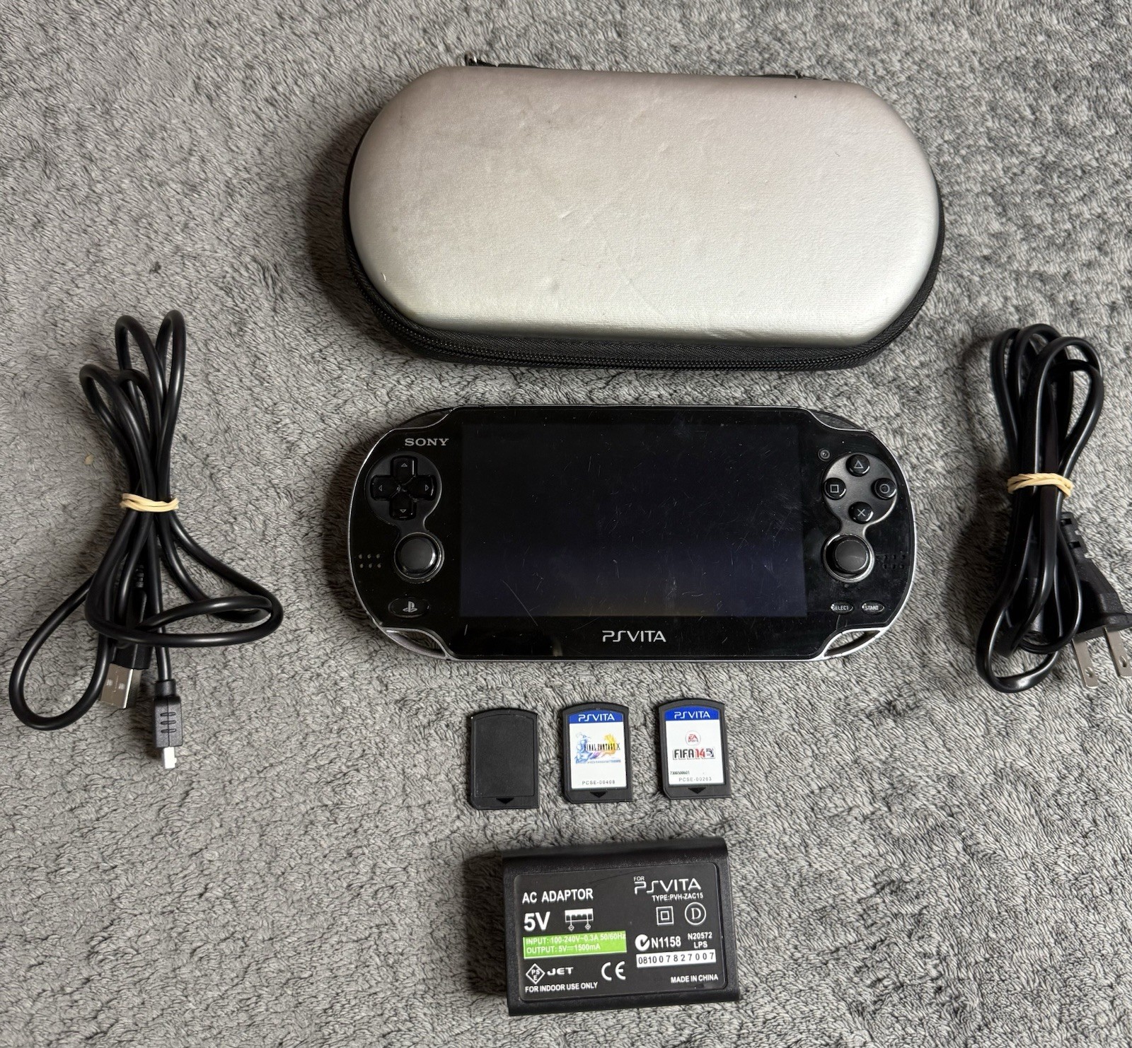 Sony PlayStation Portable PS Vita PCH-1101 Black With Charger 3 Games