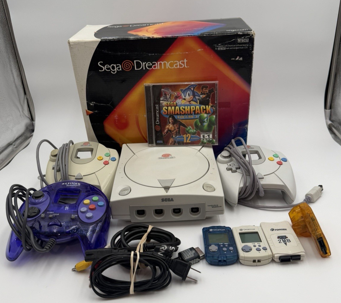 Sega Dreamcast HKT-3020 Console 2 OEM Controllers 2 OEM VMU 1 Game With Extras