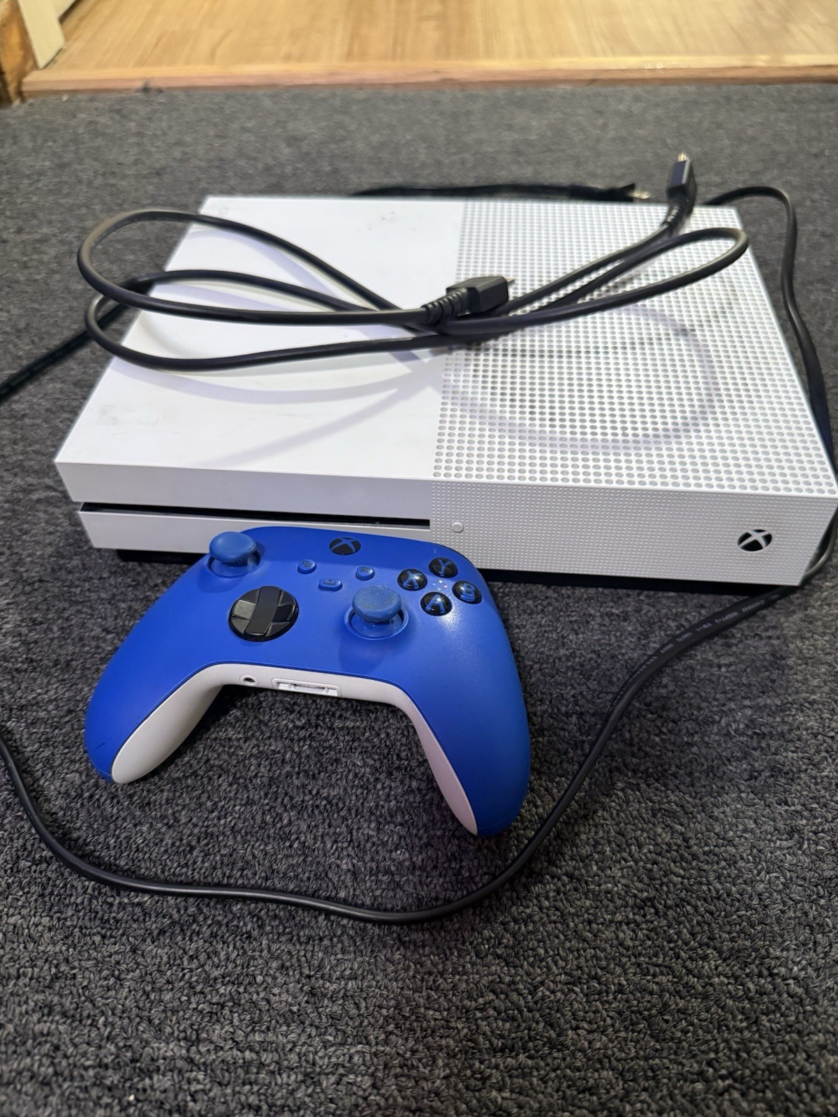 Xbox One S 2TB Console 1681 White, Shock Blue Controller, Power, HDMI, TESTED!