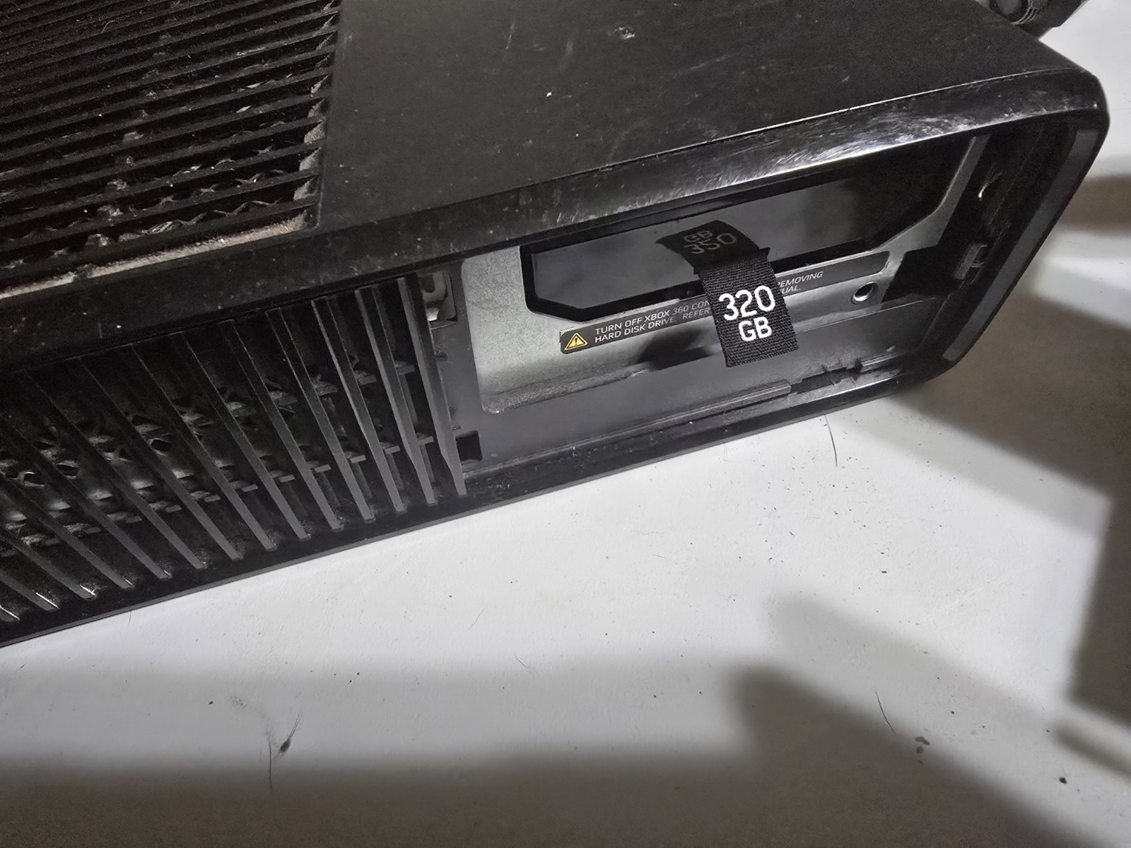 MICROSOFT XBOX 360 SLIM – CONSOLE W Cables/ 2 Contr. 320GB HDD TESTED WORKING