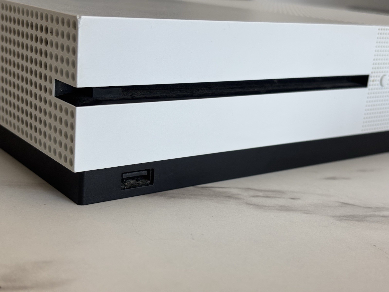 Microsoft Xbox One S 1TB White Model 1681 w/2 Games Tested Works