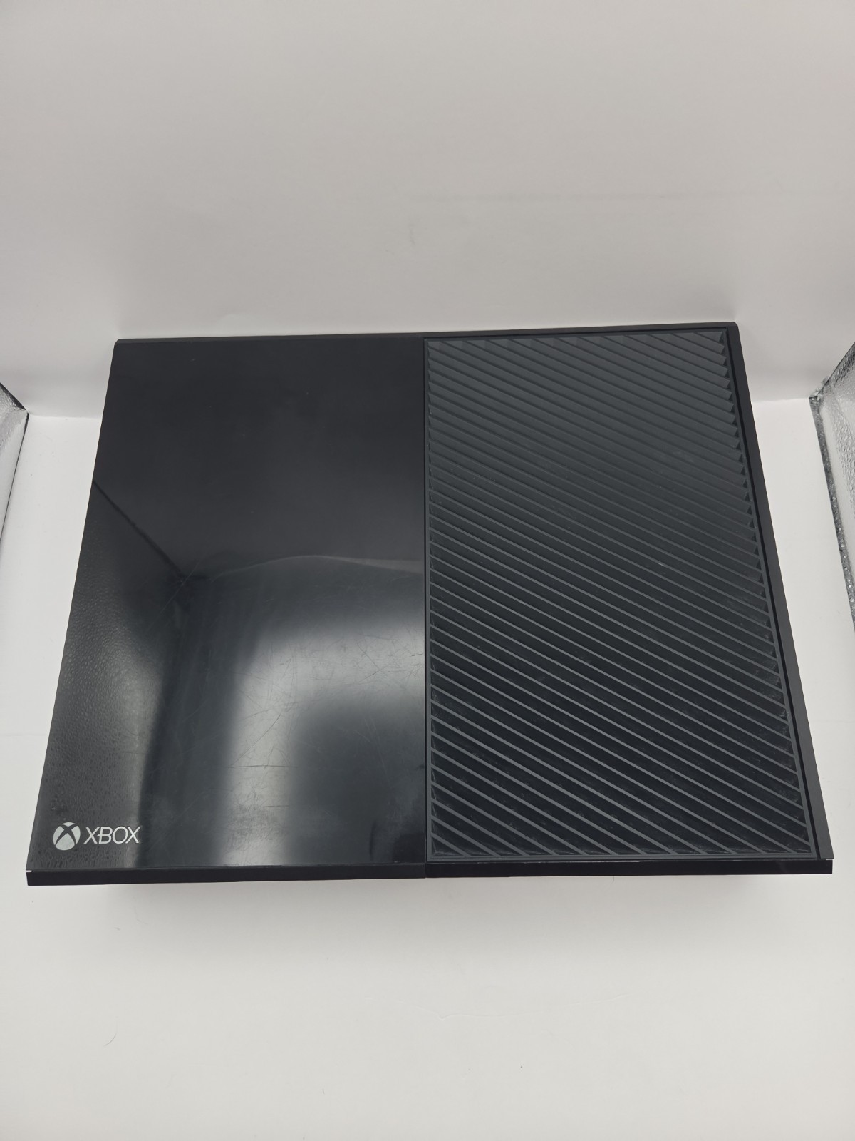 Microsoft Xbox One Console Bundle – Cables, Controllers, Games, Accessories