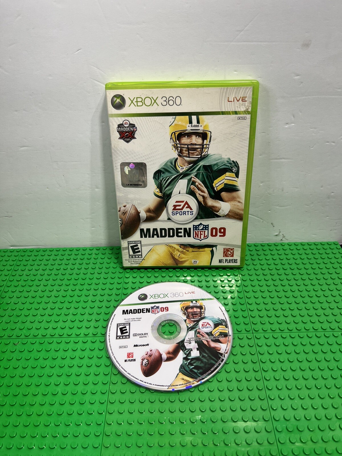 Madden NFL 09 XBox 360 Live American Football E Everyone EA Sports