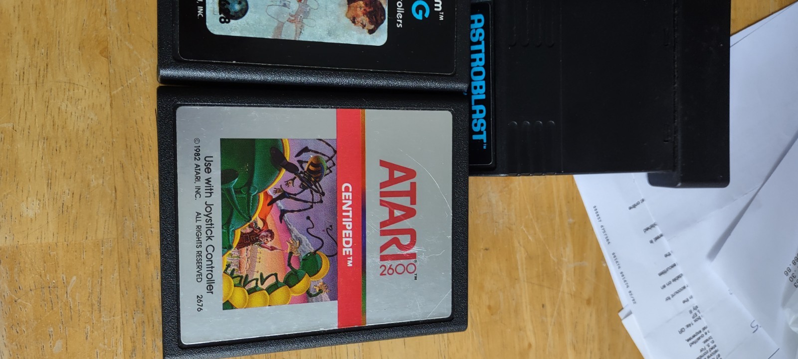 Atari 2600 Vintage Game Console Woodgrain Complete and with Adapter and 3 Games