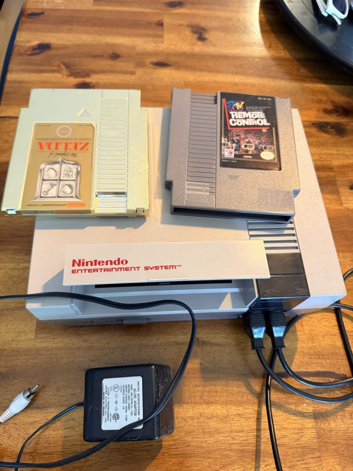 Nintendo Entertainment System NES Console – Gray (NES-001) With Gold Zelda