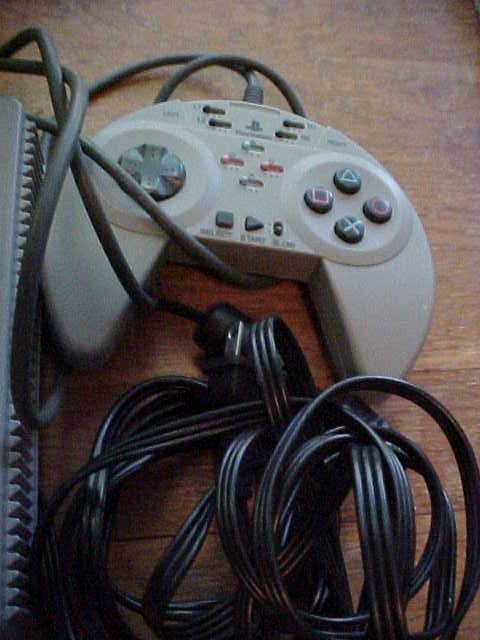 Playstation 1 SCPH-1001 ASCII Controller A/V & Power Cords Memory Card NTSC Nice