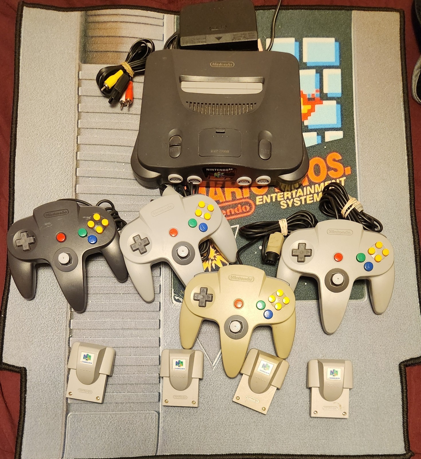 Nintendo 64 NUS-001(USA) Console 4 Controllers 4 Rumble packs NTSC-U/C