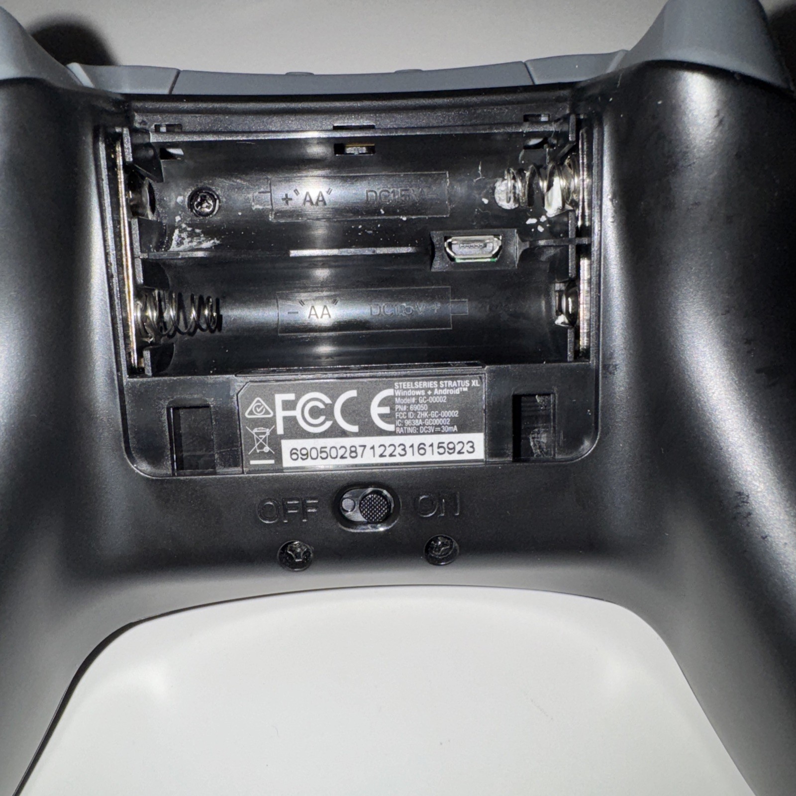 SteelSeries Stratus XL Gaming Controller for iOS Windows & Android