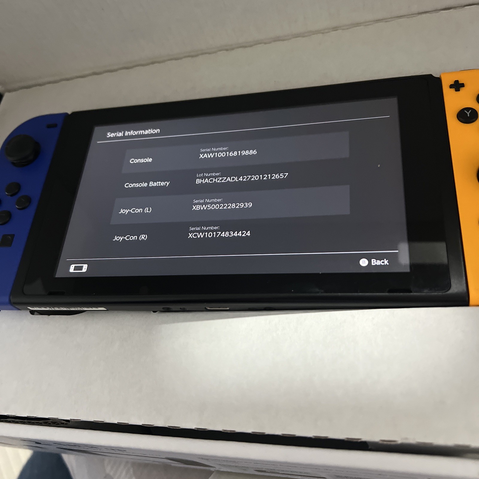 Nintendo Switch V1 HAC-001 Unpatched Low Serial – Original Box!