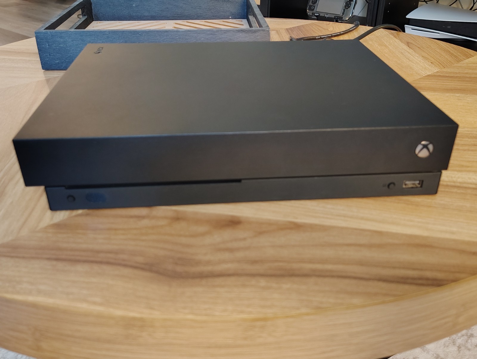 Microsoft Xbox One X 1TB – Model 1787 – With Original Box Working & Reset LOOK