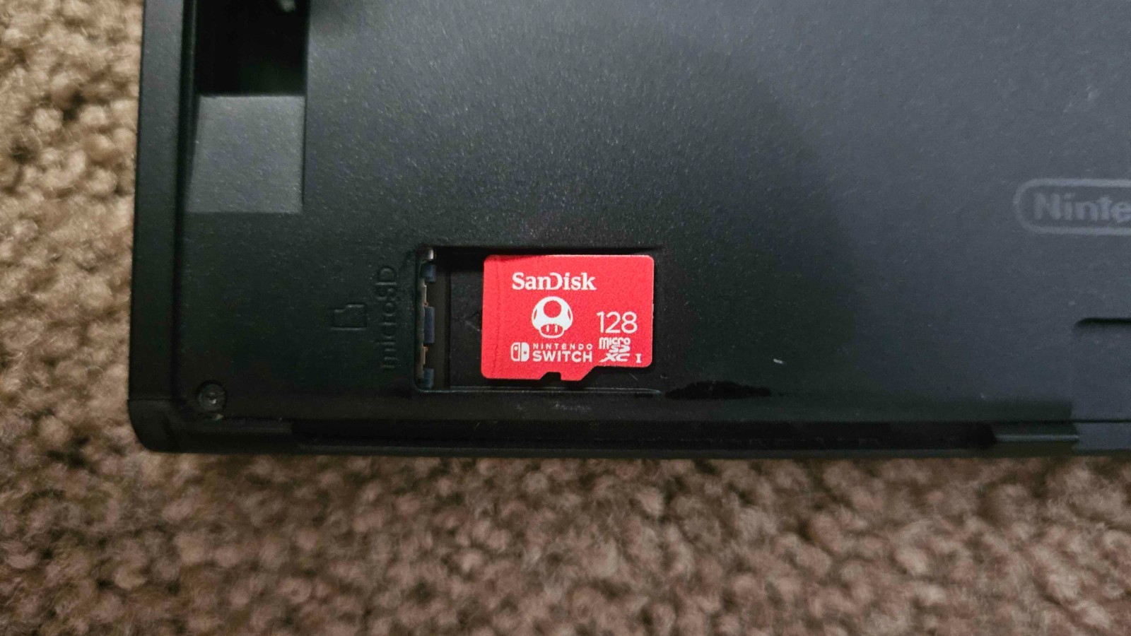 Nintendo Switch™ – OLED Model White set w / 128 GB Micro SD Card