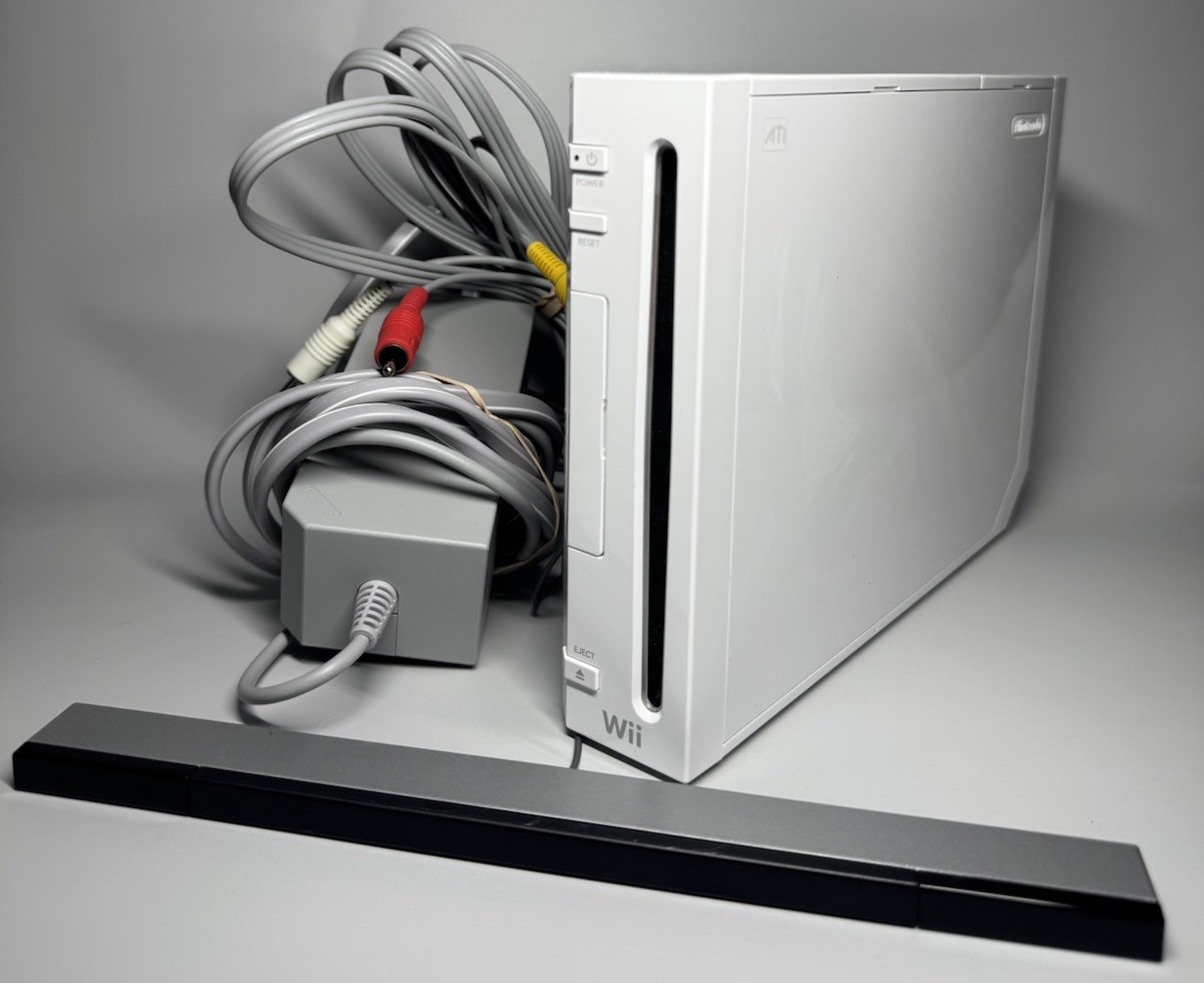 NINTENDO WII System Bundle-Lot – Power, Cables, Sensor Bar- WORKS