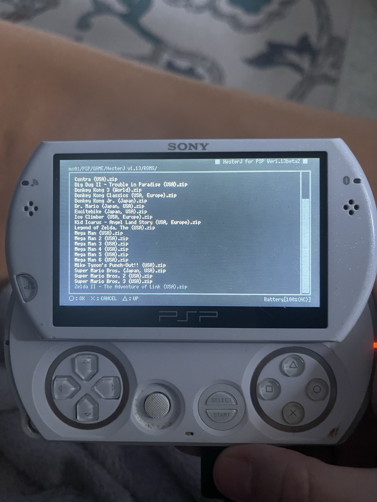 Sony PSP Go PSP-N1001 White 6870MB Wi-Fi Handheld Console *see description* SALE