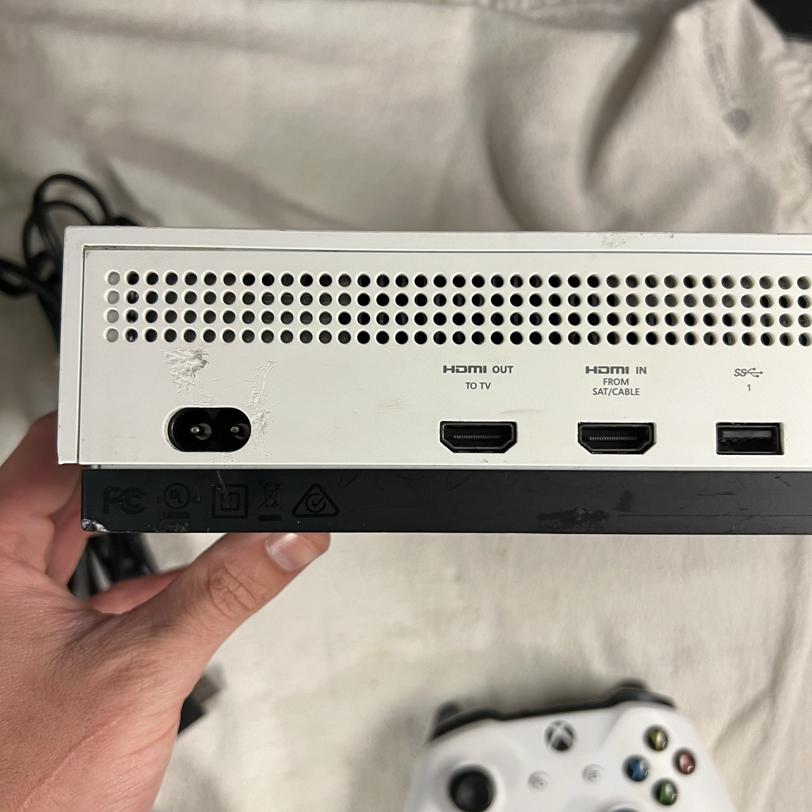 Microsoft Xbox One S White Console Bundle 7 Games
