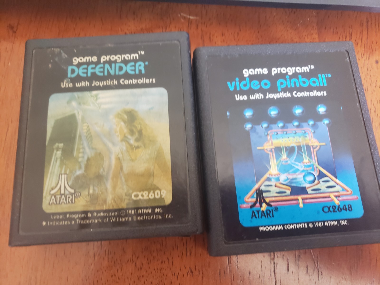 TESTED Atari 2600 Jr Long Rainbow 2ctrl 2Games Defender Pinball, Video & Power!