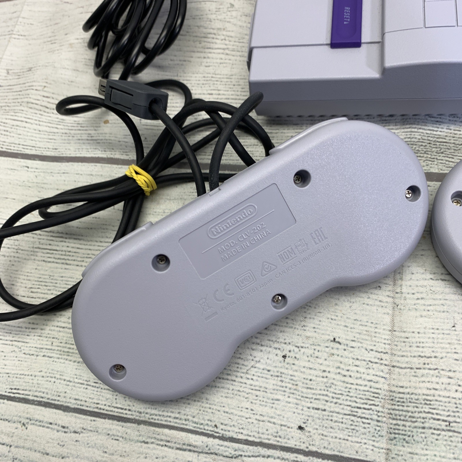 AUTHENTIC Classic Edition Console Mini Super Nintendo System 21 Games CLV 201