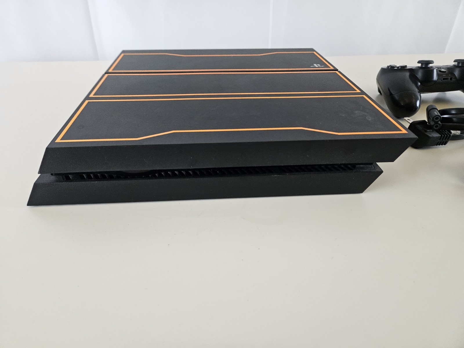 Sony PlayStation PS4 Call of Duty: Black Ops III Edition + Cables + Controller