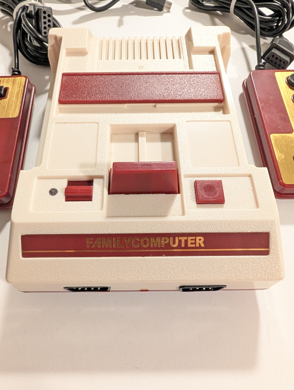 Mini Family Computer Retro 8-Bit Video Game Console with 600 Built-in NES Games