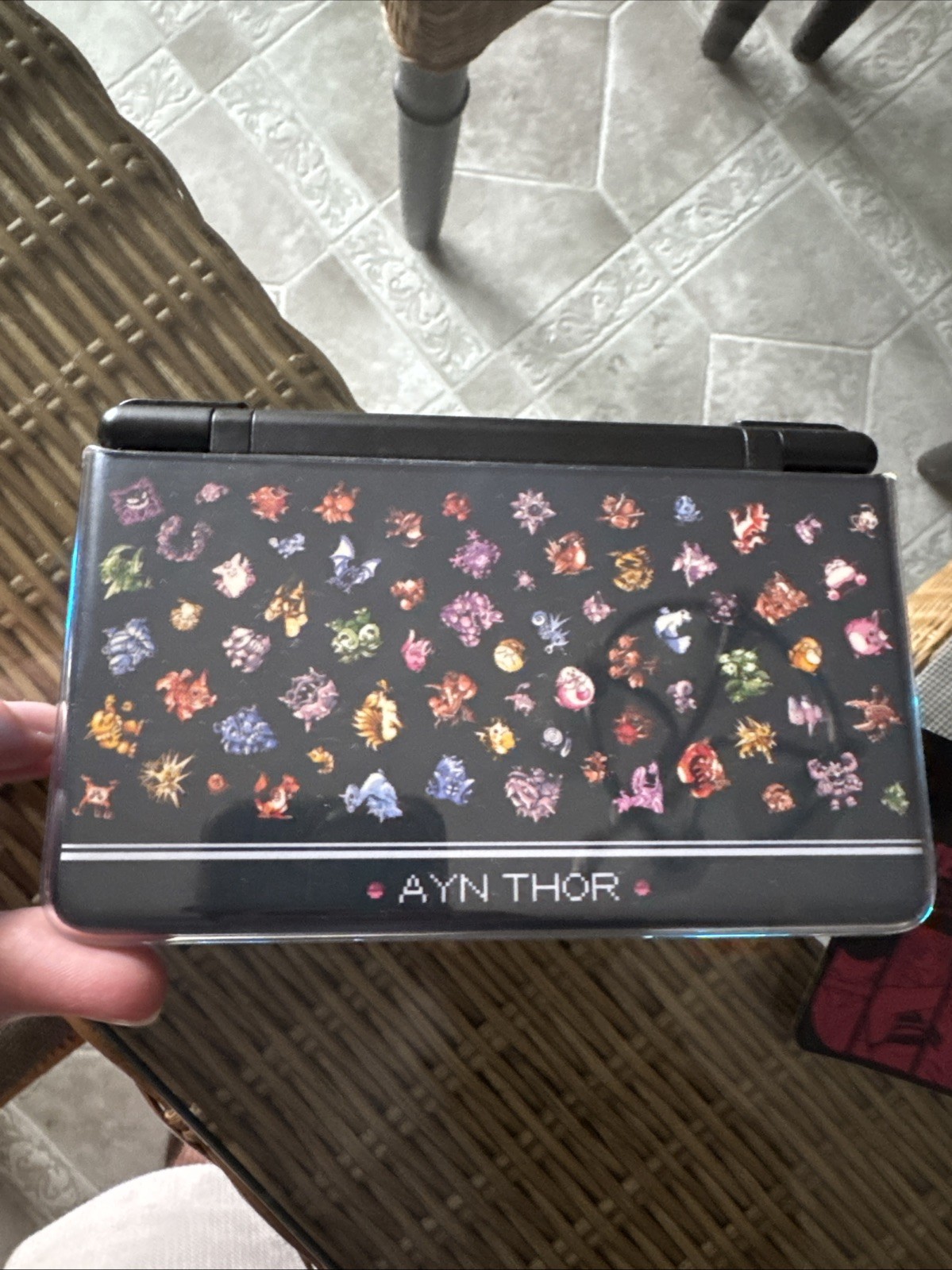 AYN Thor Pro Black 12GB + 256GB – Batch 2 – With Stickers, Clear Case, And Grip!