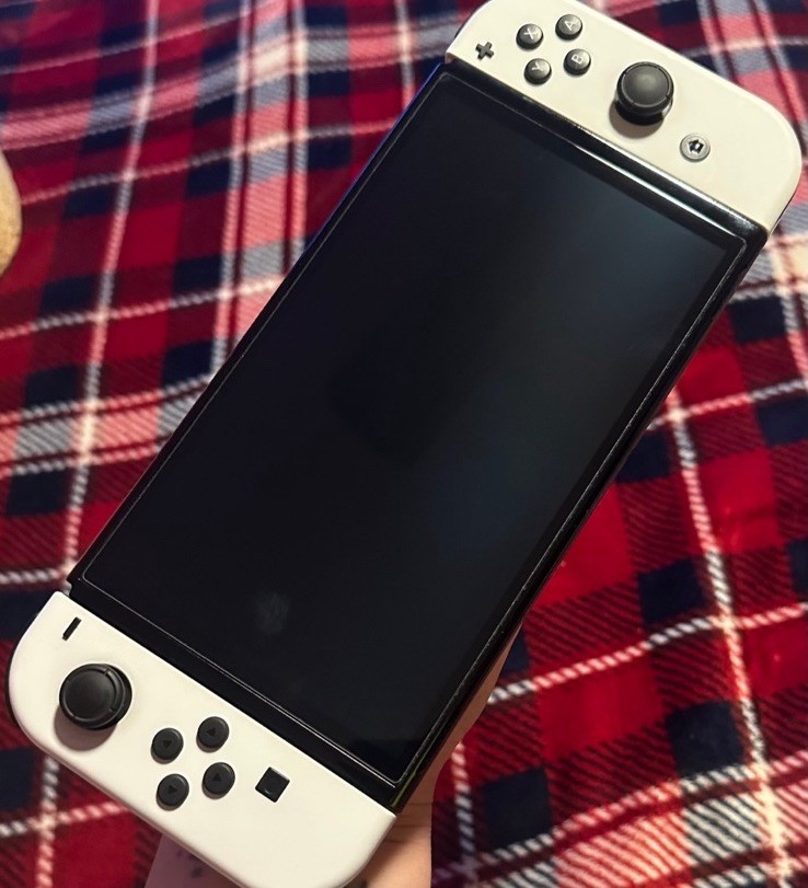 Nintendo Switch OLED Console White Joy-Con Wi-Fi USB-C