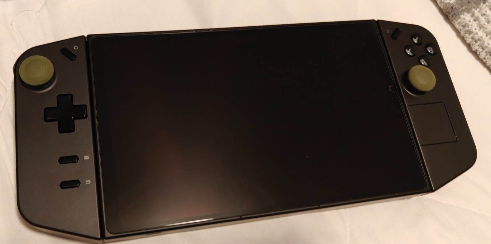 Lenovo Legion Go Ryzen Z1 Extreme 16GB 1TB Charger/Case /Grips – Great condition