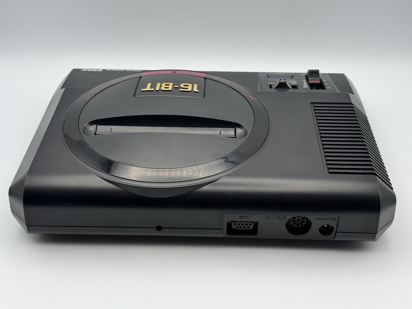 SEGA Mega Drive VA0 Console w/dust cover & power – Japan HAA-2510 – US Seller