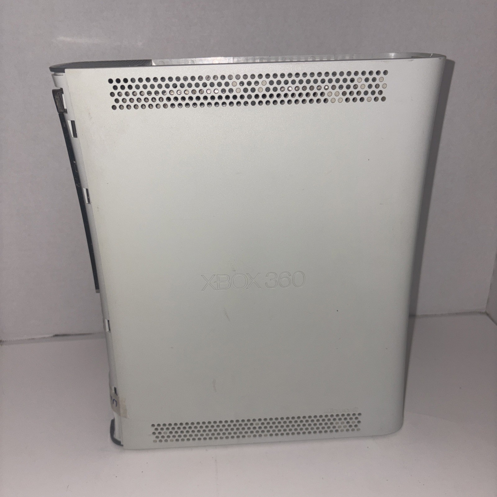 Xbox 360 White Untested or for Parts & Repair Only No Cords No Controller No HDD