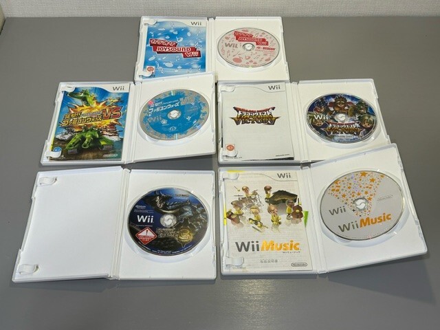 Nintendo Wii Console RVL-001 Japanese Model Complete in Box & 13 Games