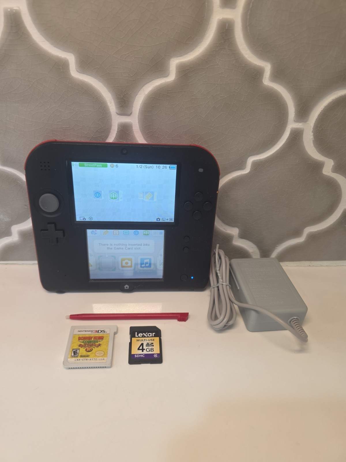 Nintendo 2DS Console Red & Black Charger 4GB SD Card Donkey Kong Country Working