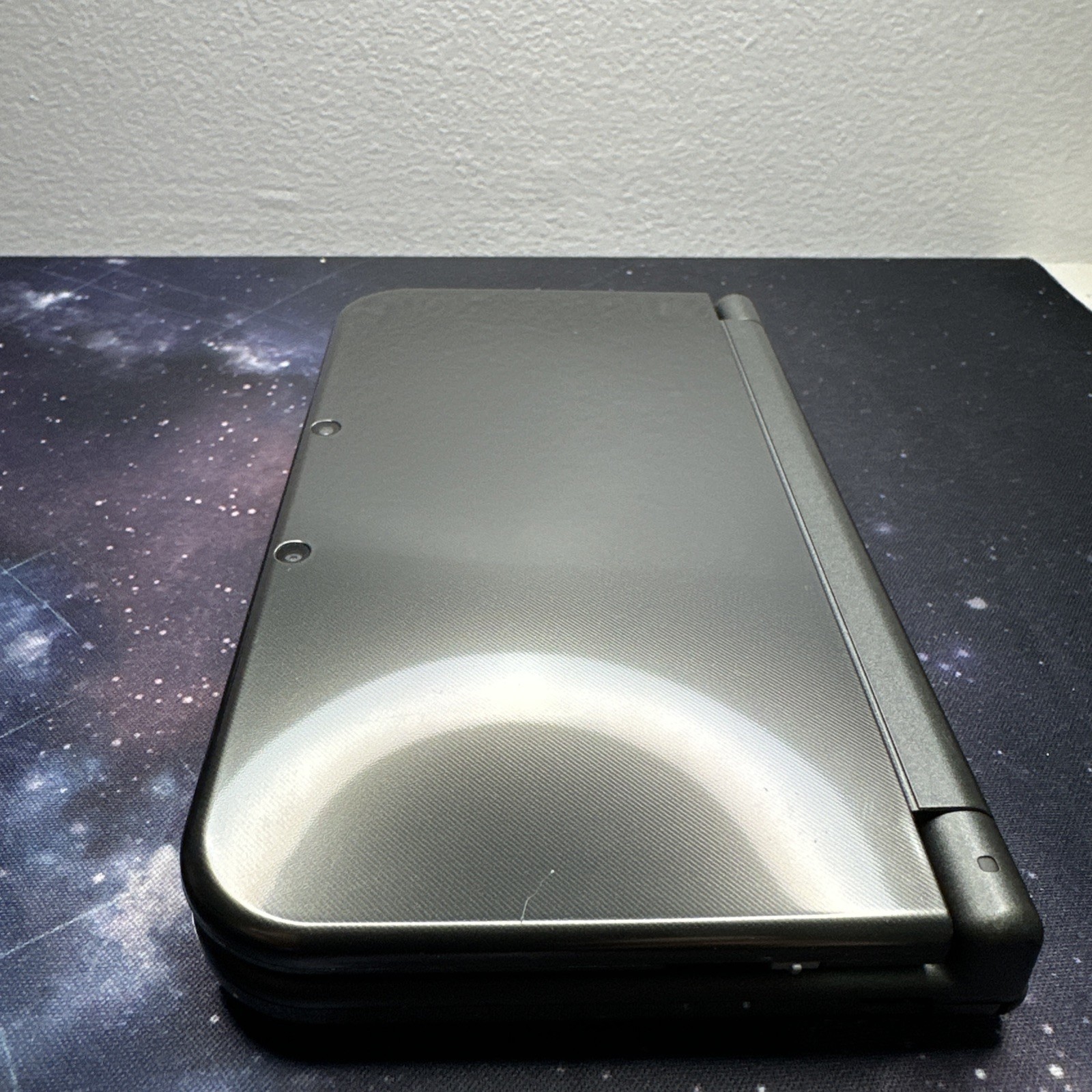 Nintendo New 3DS XL – Metallic Black – Excellent Condition – 512gb SD included