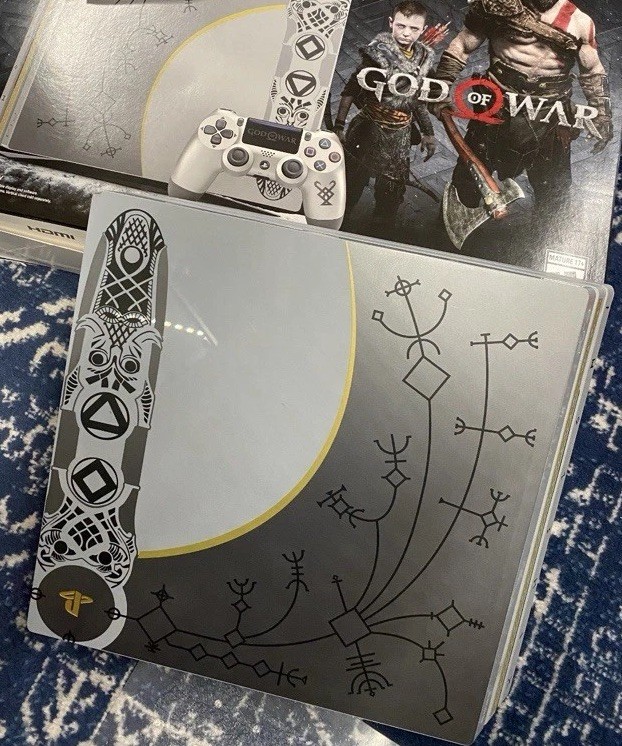 Low Firmware 7.00 PS4 Pro 1TB God of War Limited Edition PlayStation