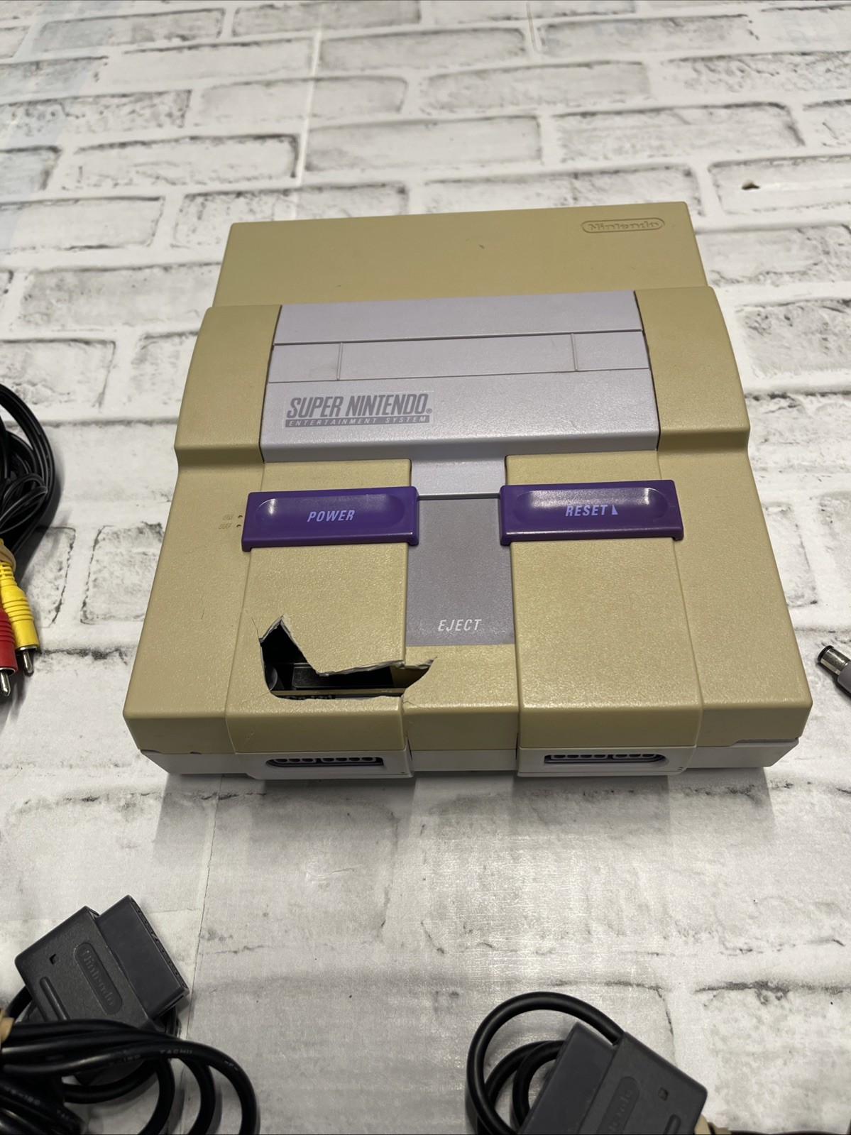 Nintendo SNES Gray Console Bundle With 2 Controllers, AV and Power Cords Tested