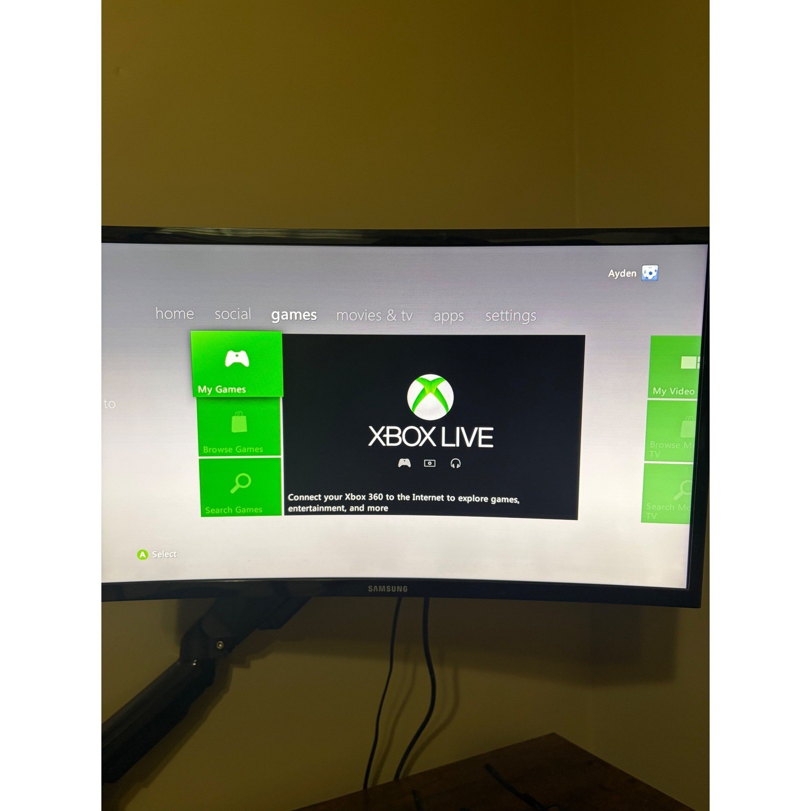 Xbox 360 S Slim Model 1439 Matte Black Console 250GB HDD w/ Controller