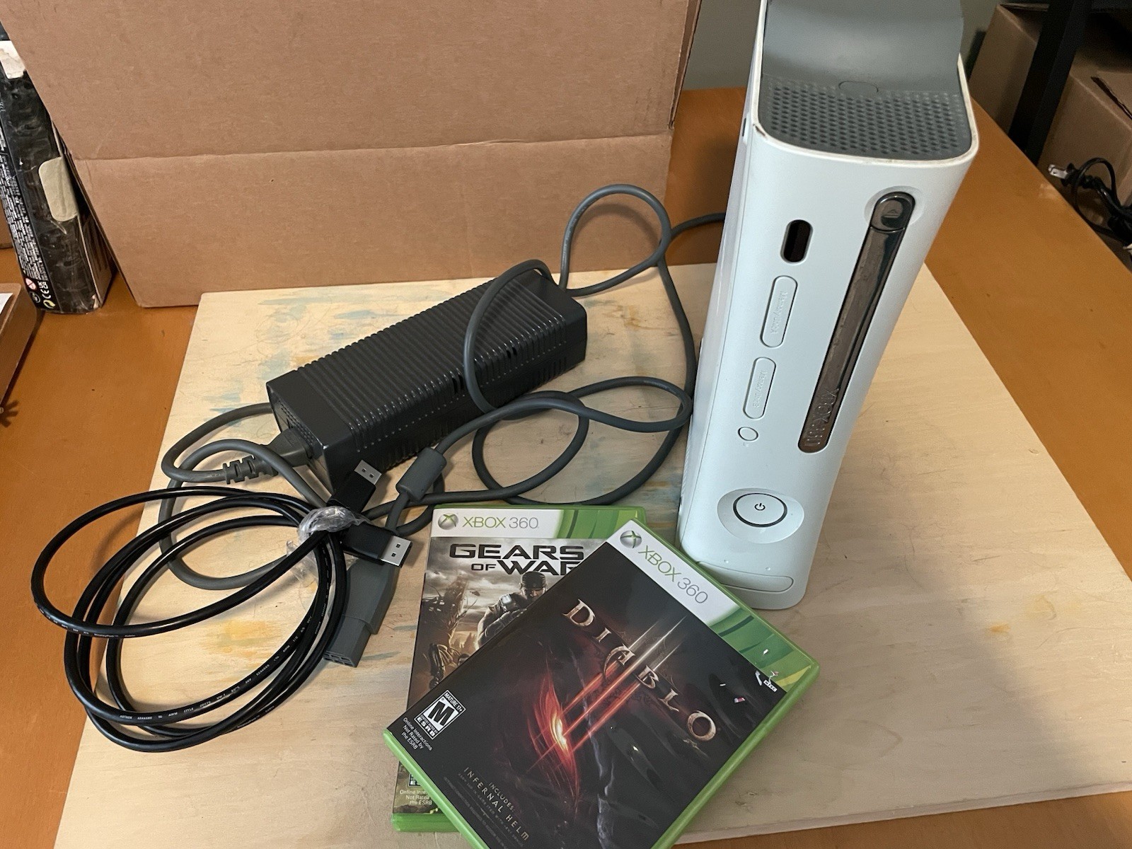 Xbox 360 Pro Launch Edition 60GB White Console Power Chord Gears of War Diablo3