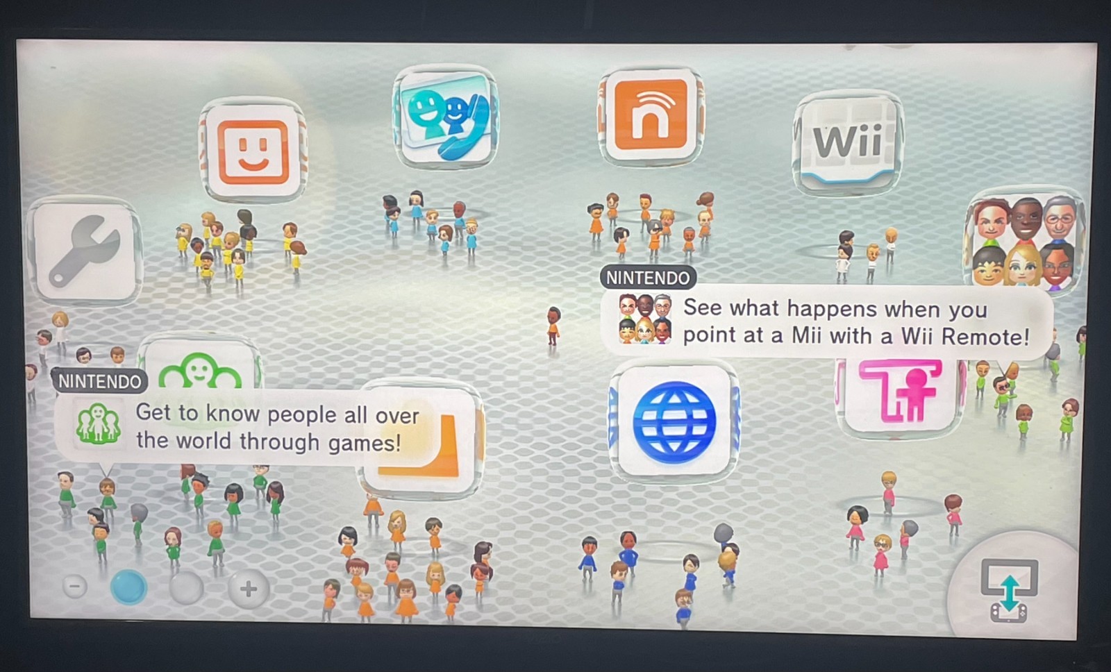 Nintendo Wii U Home Console White 8GB Bundle w/SD Card *Tested*