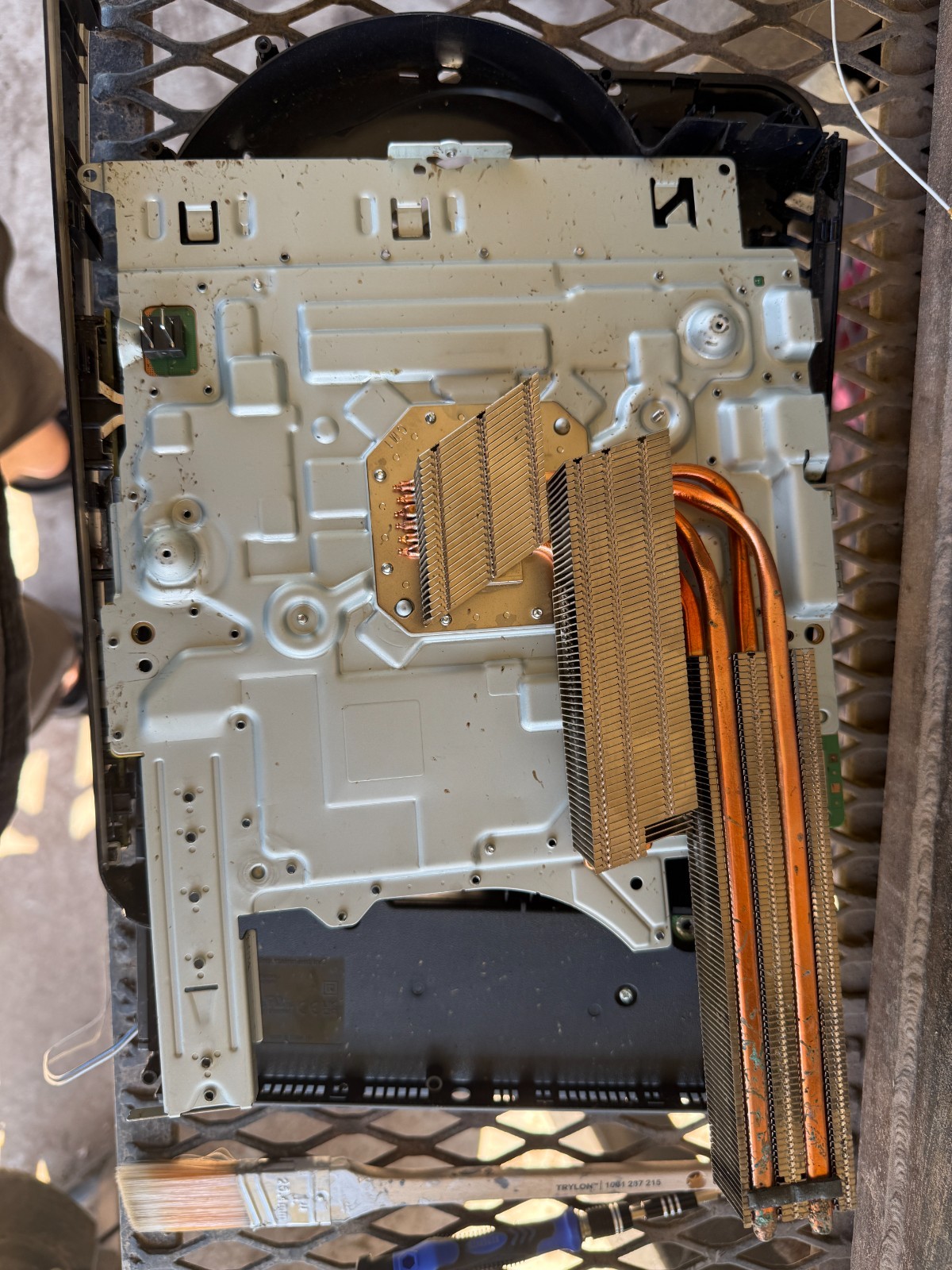 !!FOR PARTS ONLY!! White PS5 Digital, Non-Functional, Heavy Damage