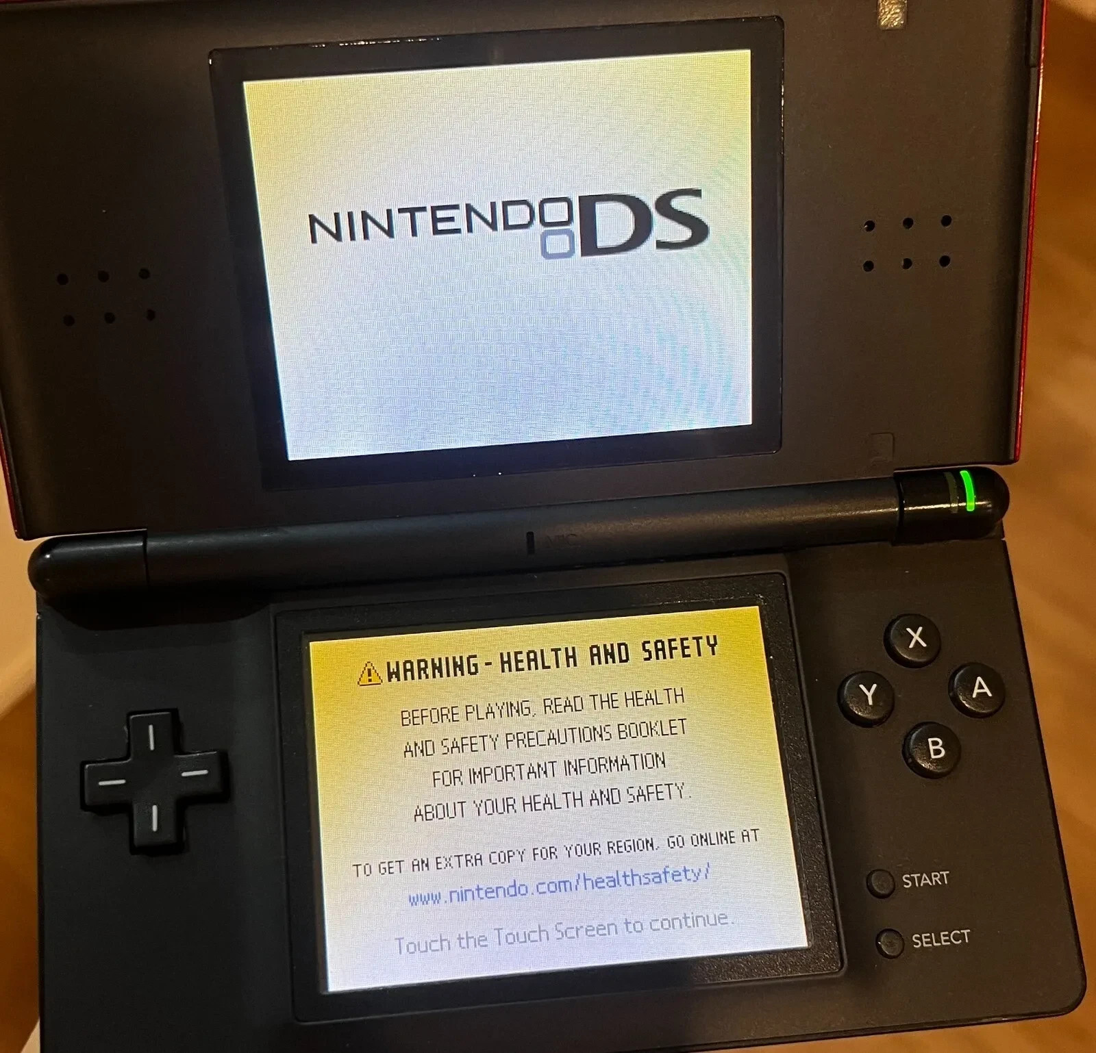 Nintendo DS Lite Console W/Charger USG-001 Crimson Red/Black