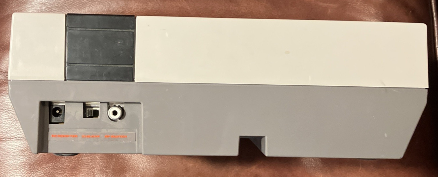 NES Nintendo Entertainment System Console New 72 Pin Tested Working Controller