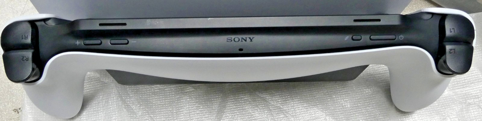 Sony PS5 Digital Edition Console – 825 Gb & Sony CFI-Y1001 – Remote Player