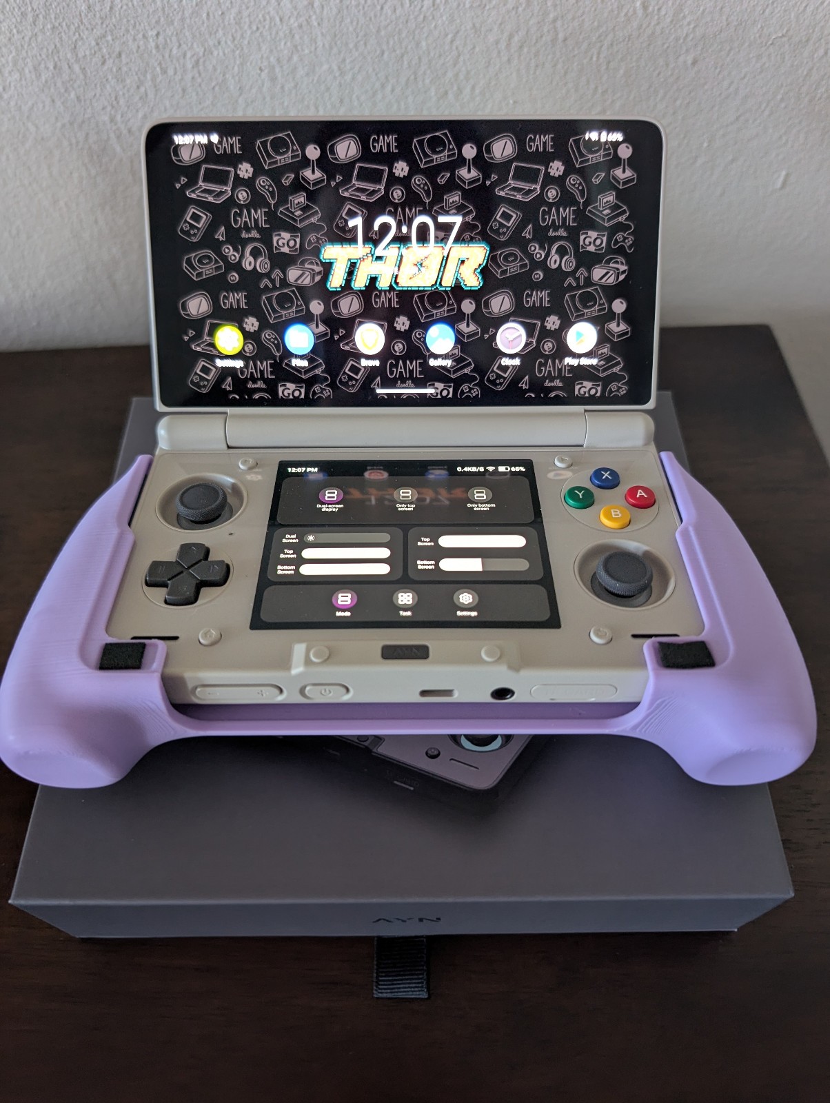 AYN Thor Max 16gb RAM 1TB Storage Rainbow w/Grip